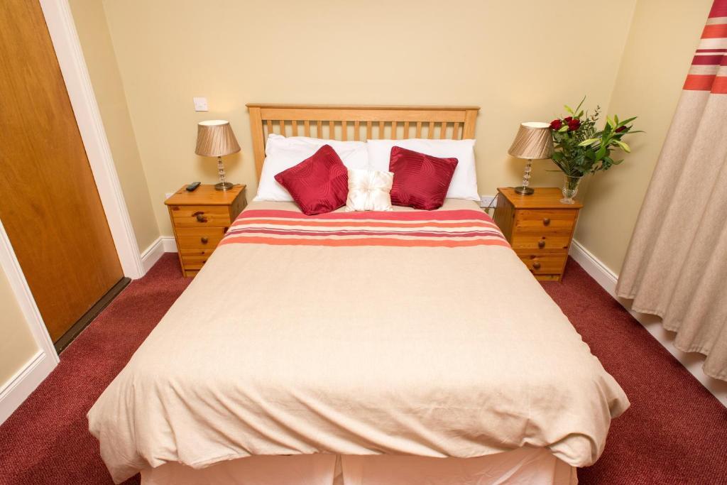 Larkin'S Pub, Restaurant, And B&B Milltown  Habitación foto