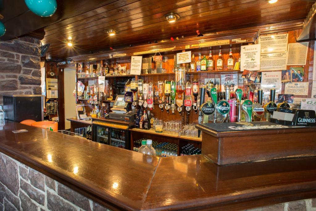 Larkin'S Pub, Restaurant, And B&B Milltown  Exterior foto