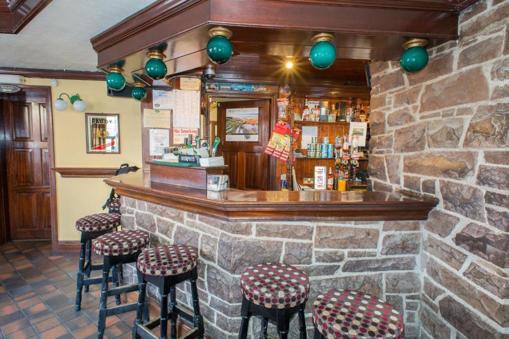 Larkin'S Pub, Restaurant, And B&B Milltown  Exterior foto