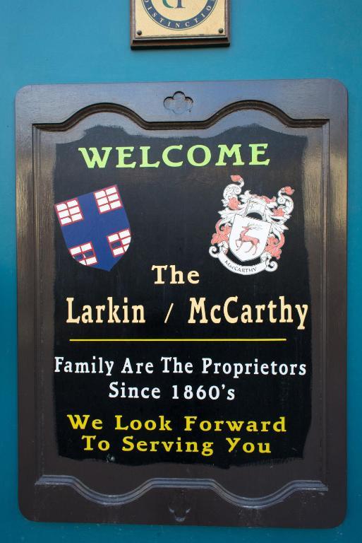 Larkin'S Pub, Restaurant, And B&B Milltown  Exterior foto